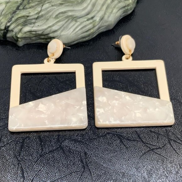 Vintage Acrylic Square Geometric Statement Earrings With Textured Inlay & Gold-T - Picture 1 of 4